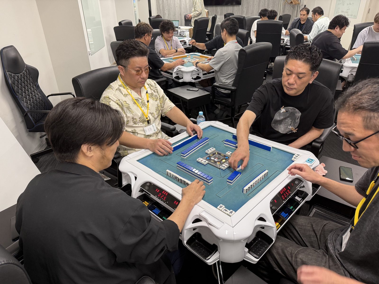 最終戦は優勝チーム特典でプロと同卓です！